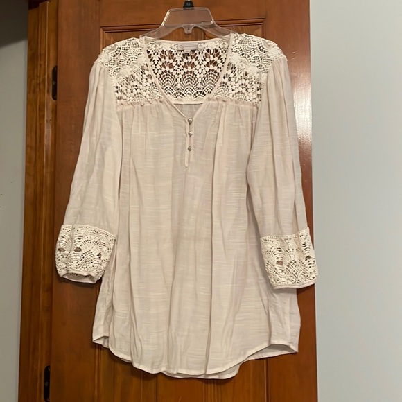 Cream color rayon blend top with lace detail - Picture 1 of 2